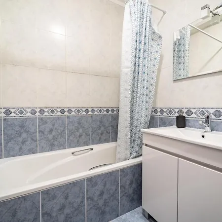 Apartamento Albano Belino, Ideal Para Familia E Grupos Брага